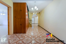 Wyjątkowy dom w Ochli na sprzedaż